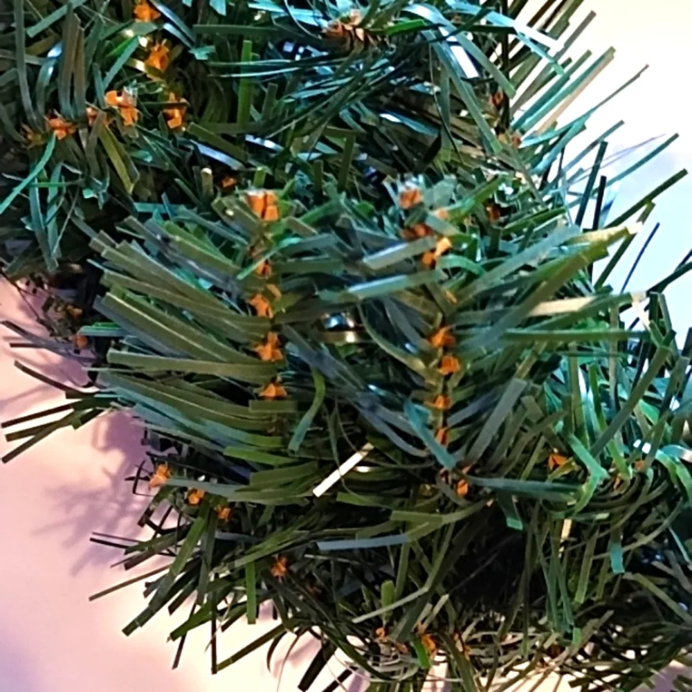 Nwot Ashland Christmas Wreath (14 inches)